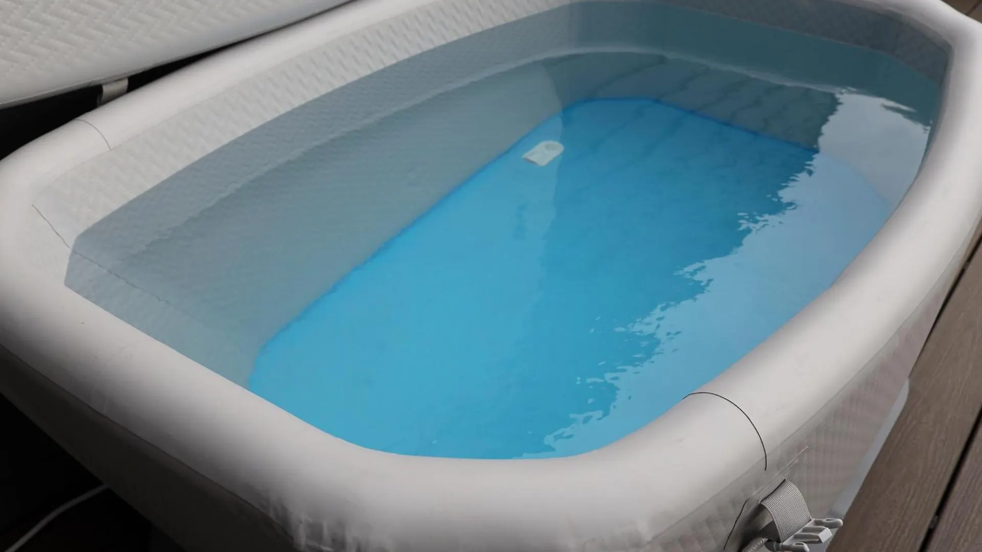 Luxury Wellness Retreat With Sauna And Cold Plunge Tampa Villa